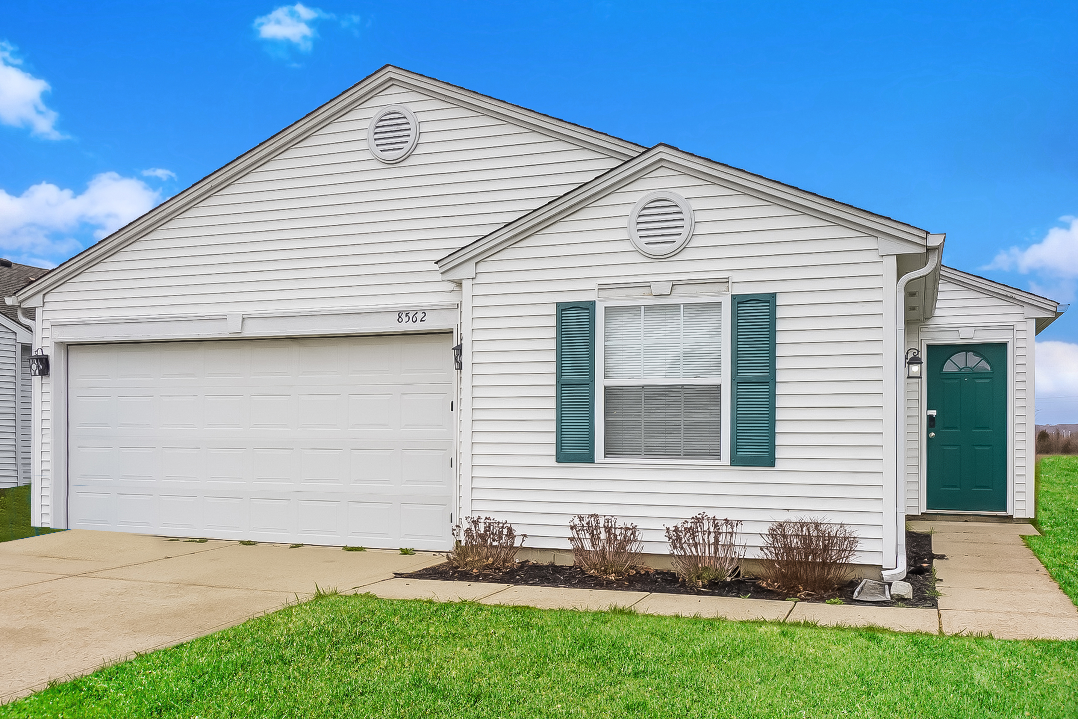 8562 Bluff Point Dr Camby, IN 46113